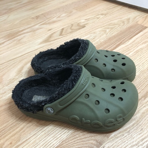 hunter green crocs
